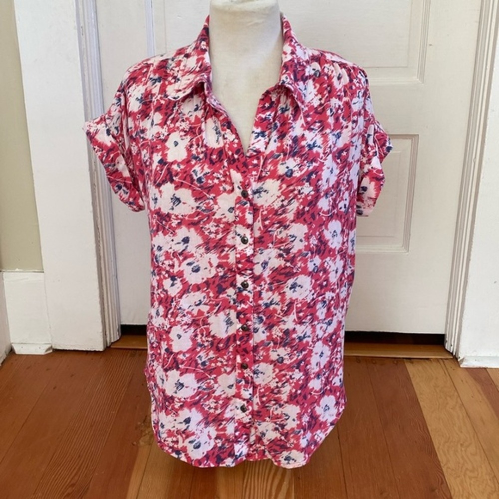 Caslon Short Sleeve Pink Floral Button Down Shirt Medium